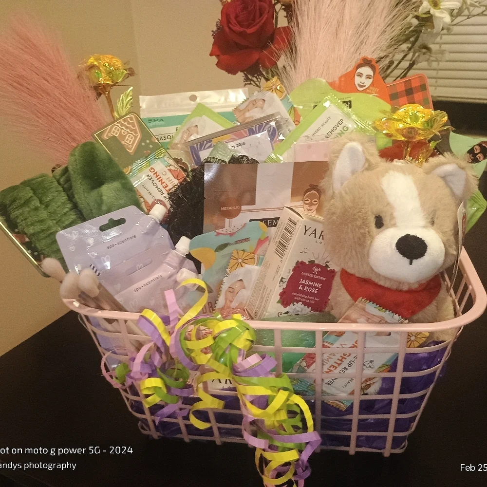 women's legacy pamper me basket huge Custom Gift Basket Large